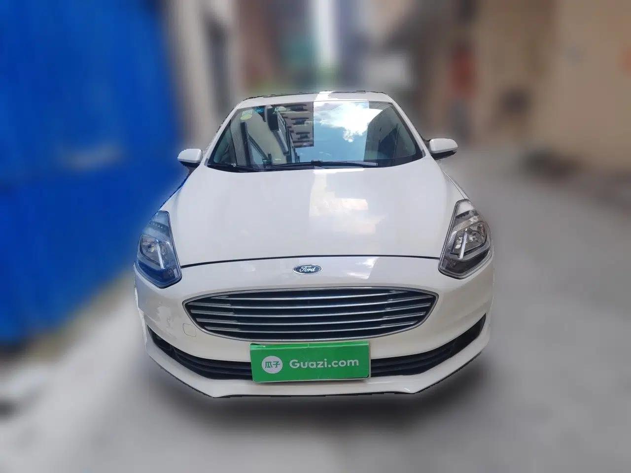 Ford Escort 2019 1.5L Automatic Enjoyment Model — миниатюра 2