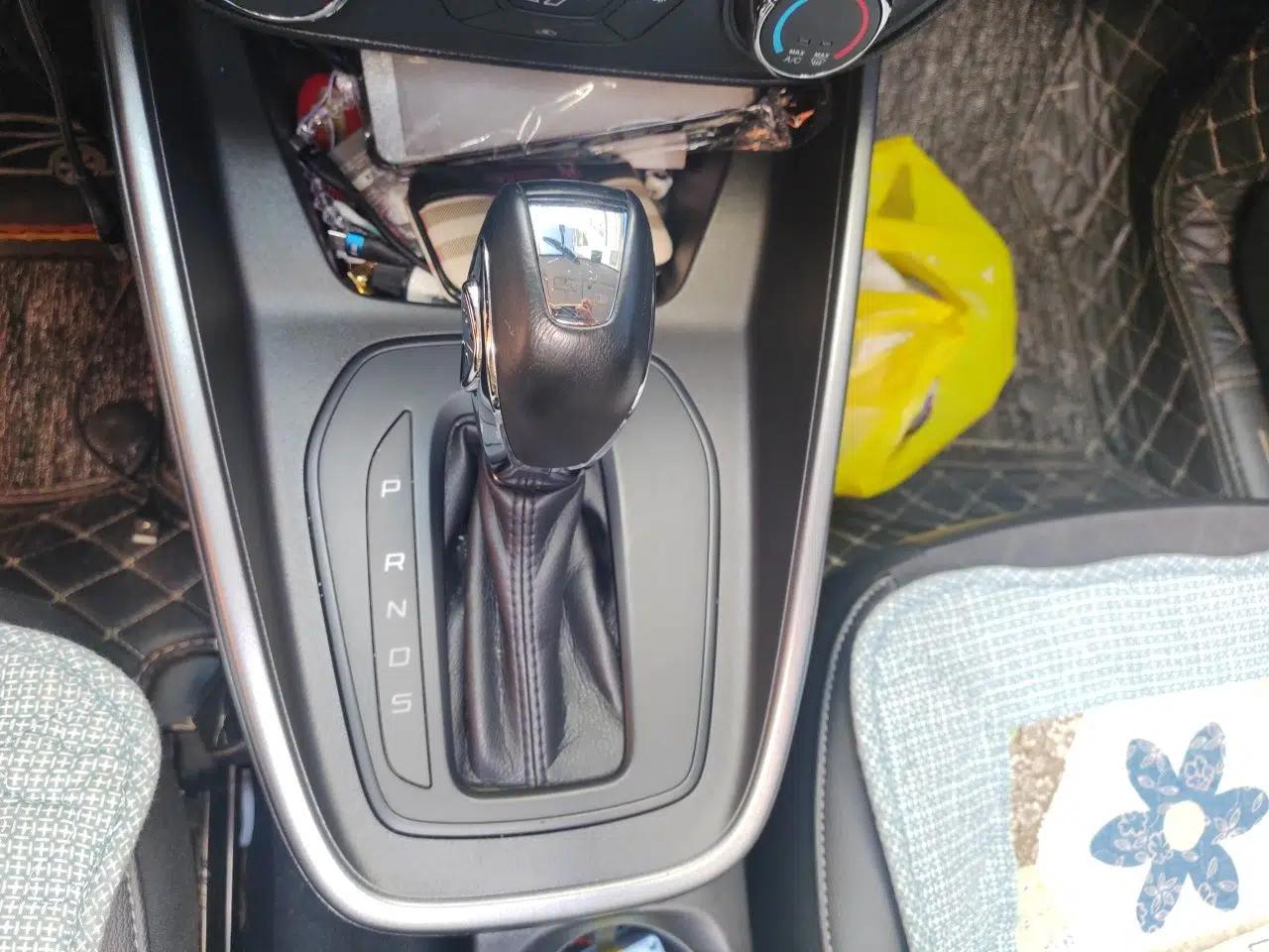Ford Escort 2019 1.5L Automatic Enjoyment Model — миниатюра 14