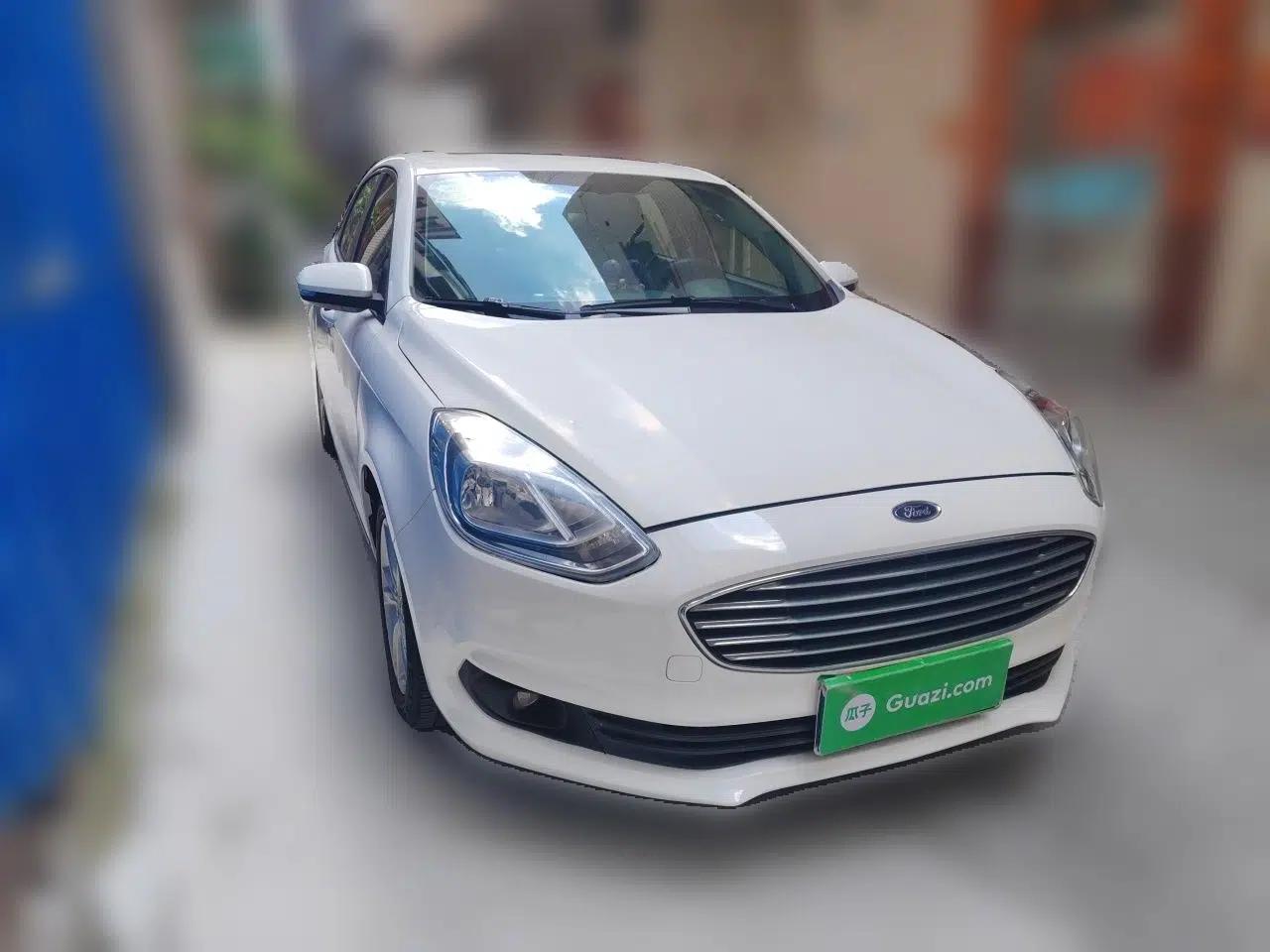 Ford Escort 2019 1.5L Automatic Enjoyment Model — миниатюра 3