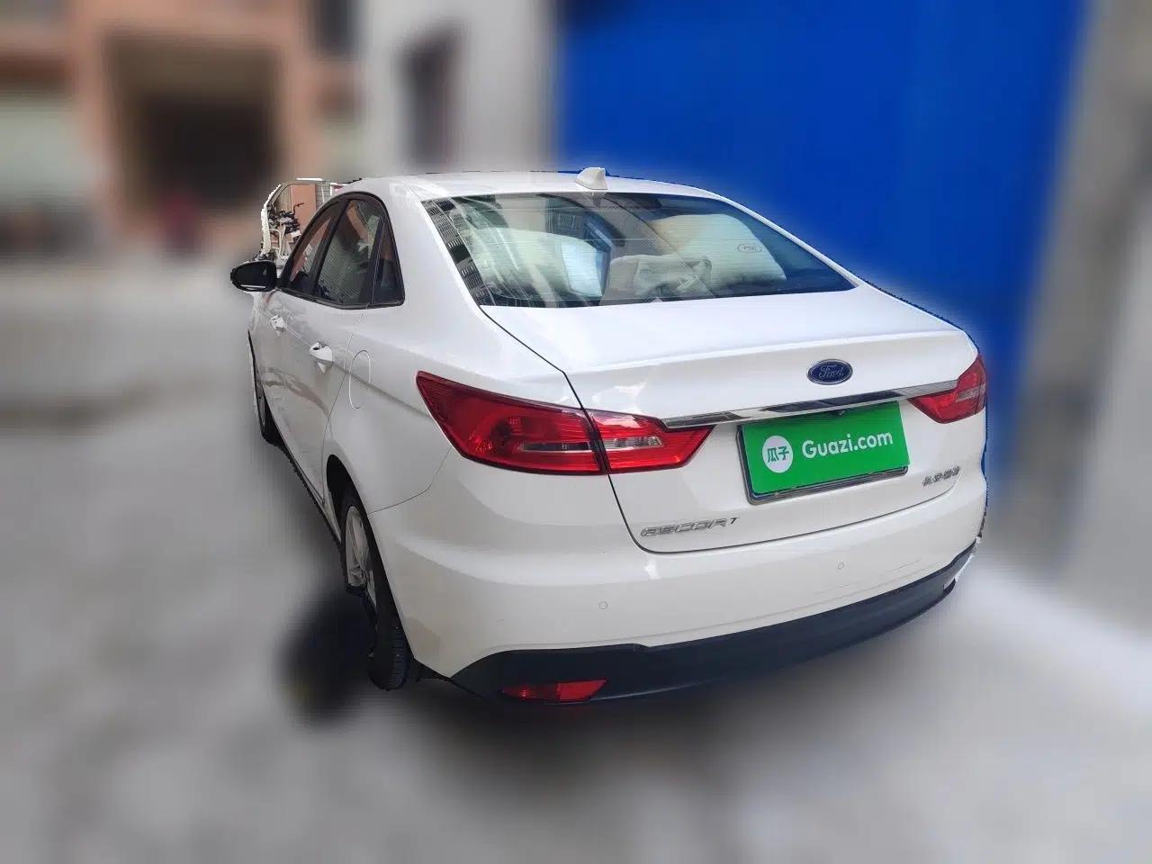 Ford Escort 2019 1.5L Automatic Enjoyment Model — миниатюра 4