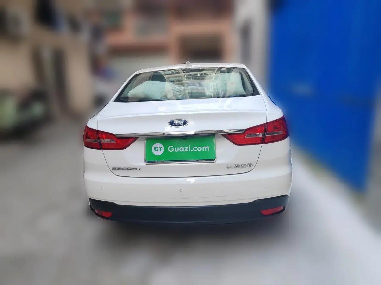Ford Escort 2019 1.5L Automatic Enjoyment Model — миниатюра 5