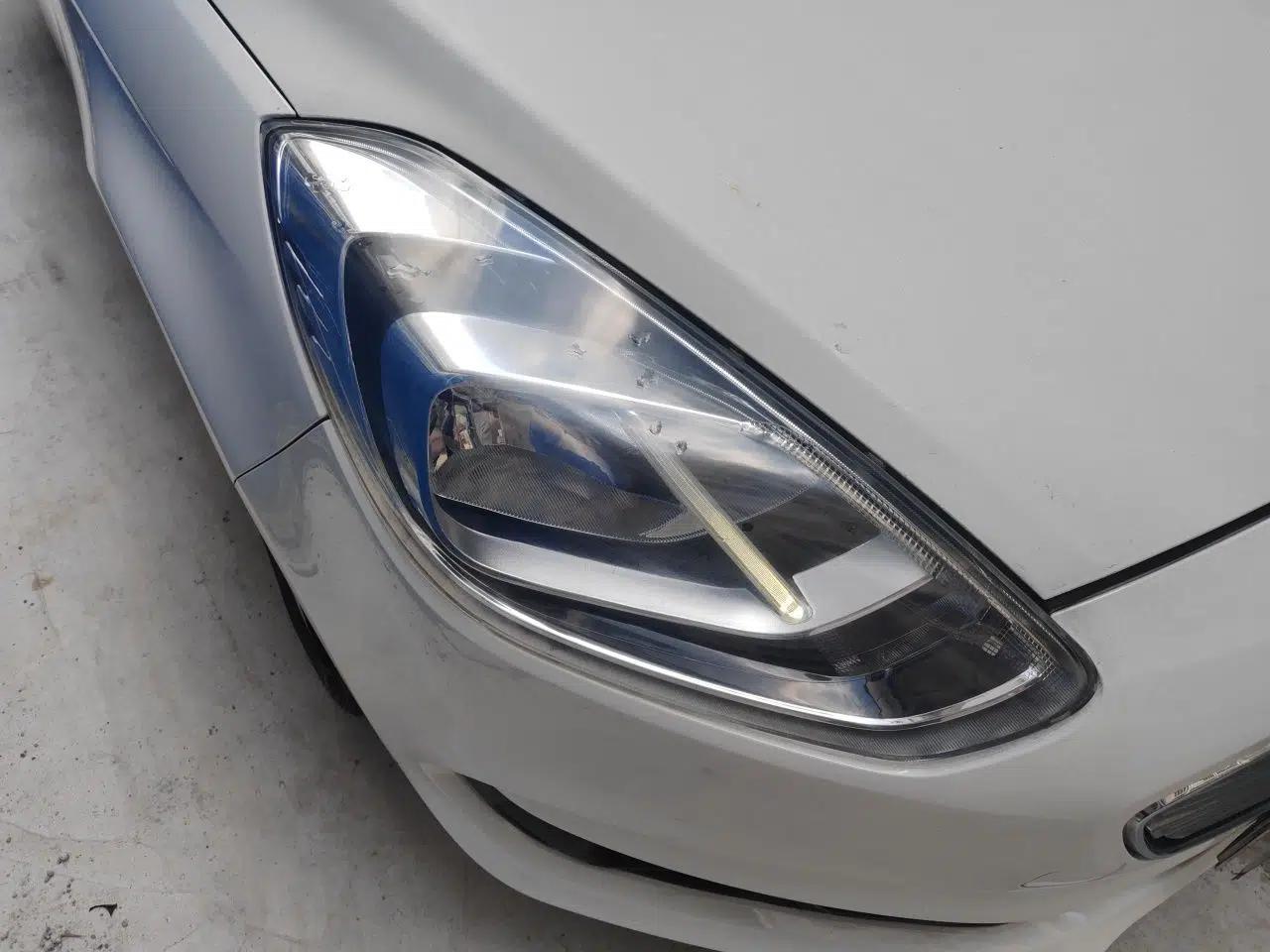 Ford Escort 2019 1.5L Automatic Enjoyment Model — миниатюра 7