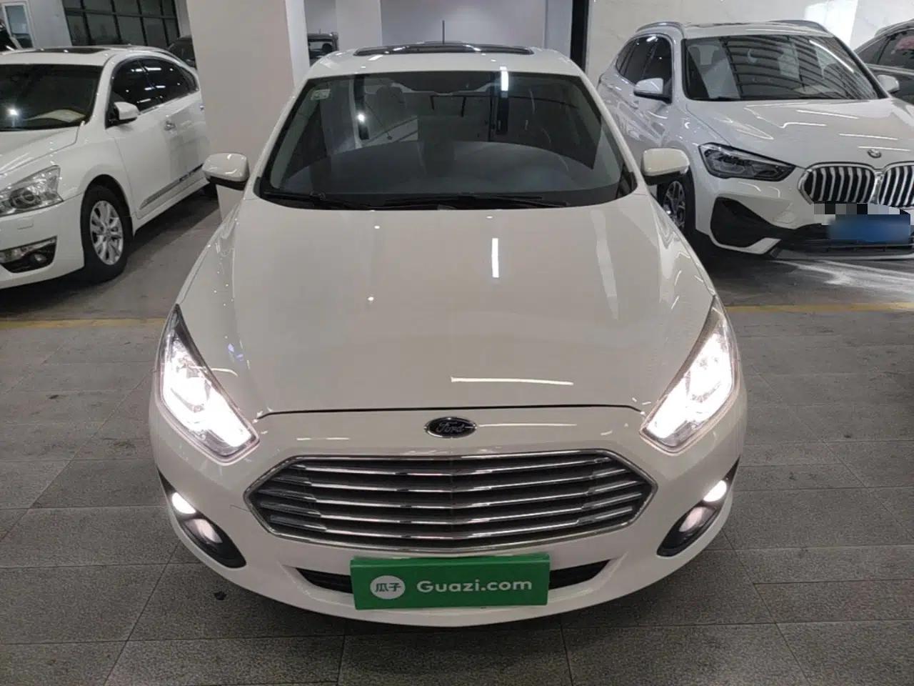 Ford Escort 2017 Happiness Edition 1.5L Automatic Fashion Version — миниатюра 2