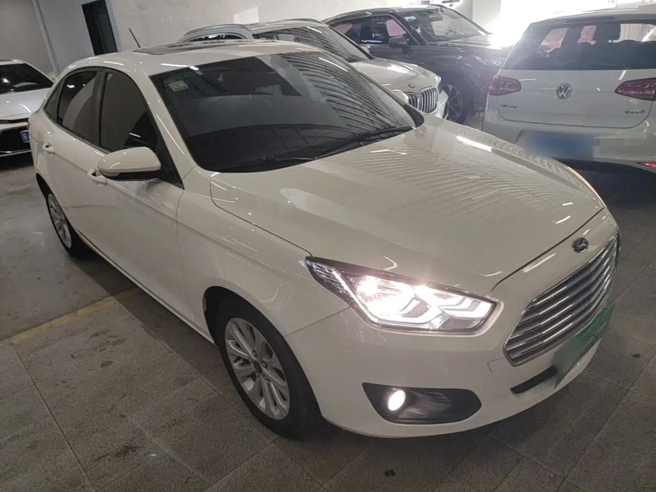 Ford Escort 2017 Happiness Edition 1.5L Automatic Fashion Version — миниатюра 12