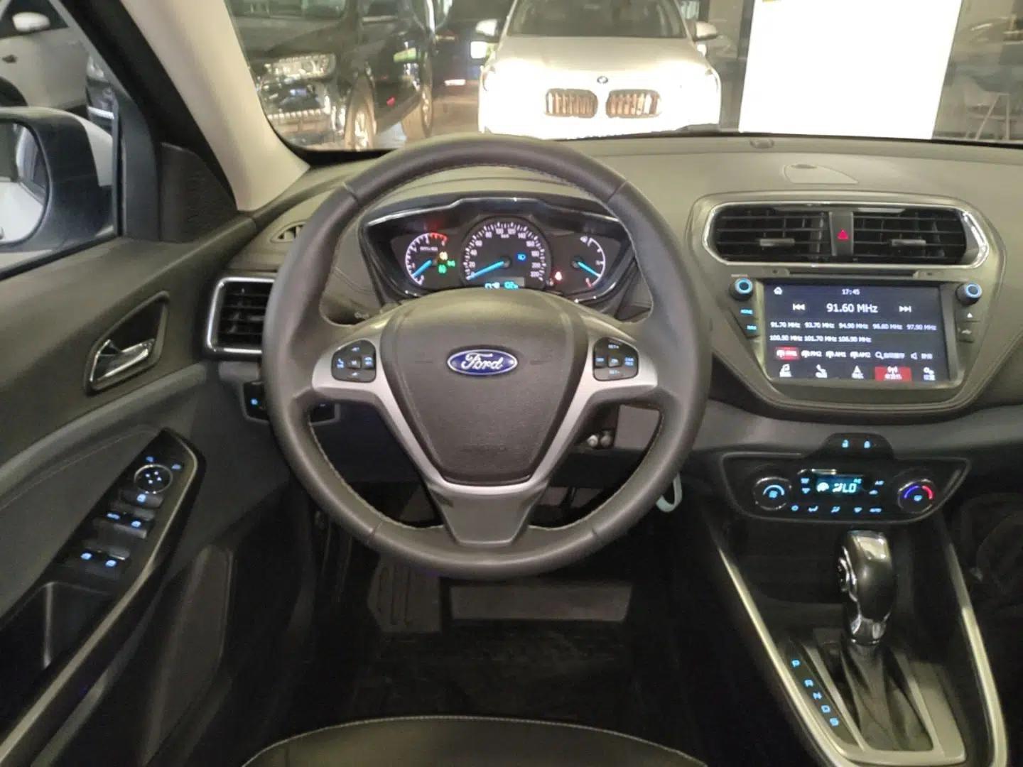 Ford Escort 2017 Happiness Edition 1.5L Automatic Fashion Version — миниатюра 18