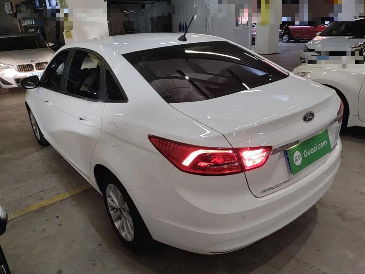 Ford Escort 2017 Happiness Edition 1.5L Automatic Fashion Version — миниатюра 4
