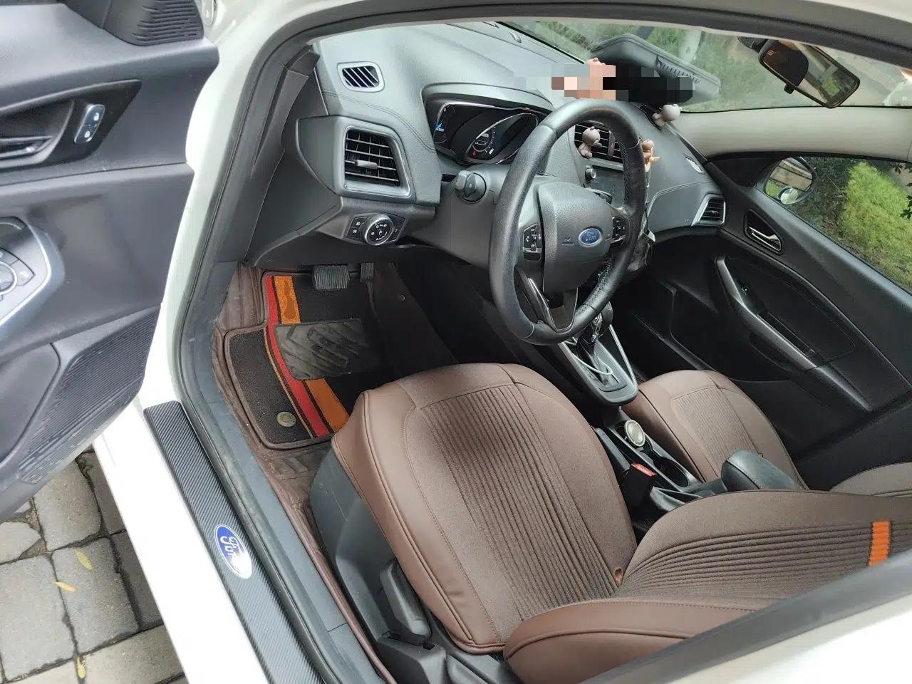 Ford Escort 2019 Revised Version 1.5L Automatic Enjoyment Type China VI Standard — миниатюра 16