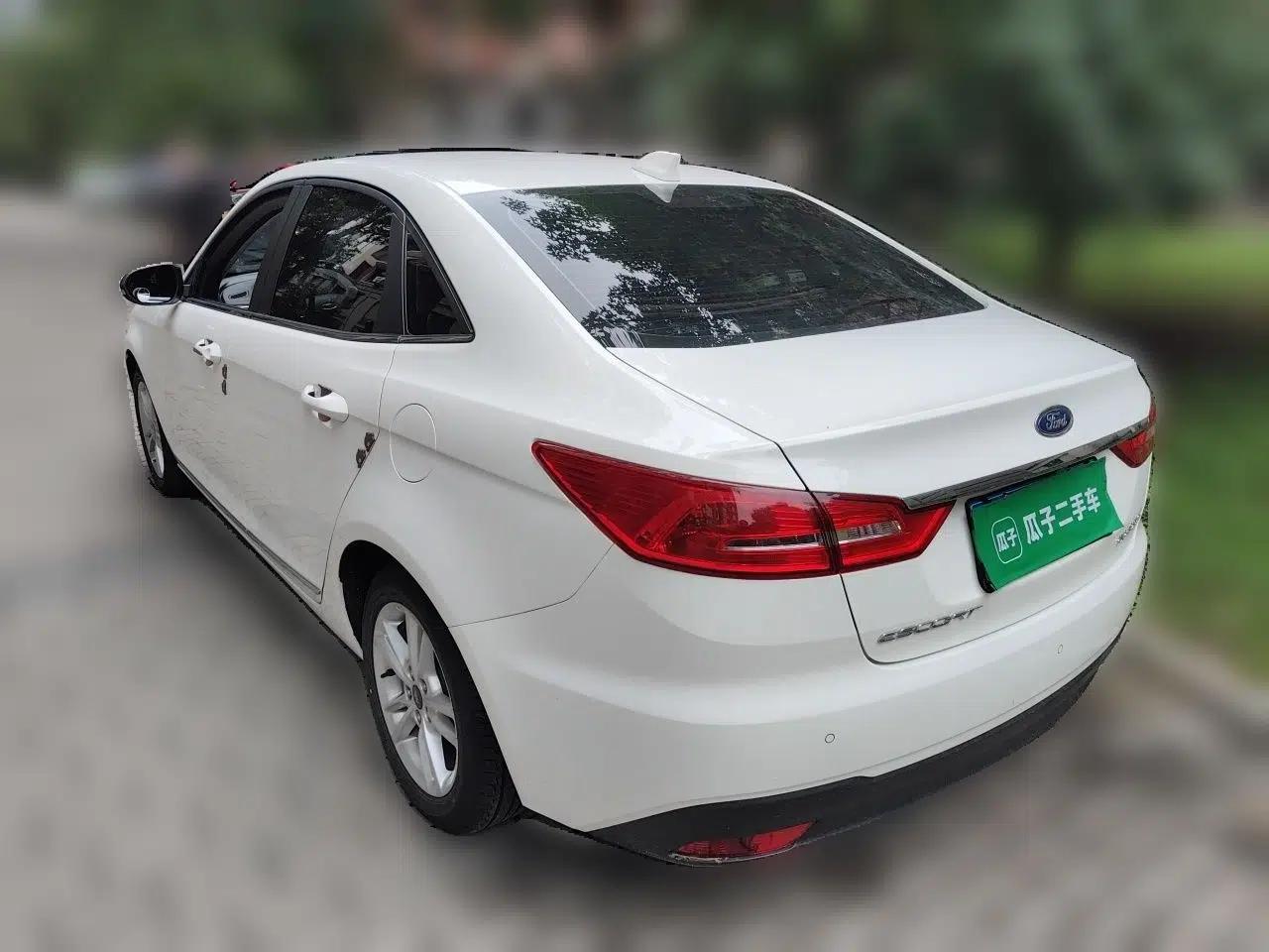 Ford Escort 2019 Revised Version 1.5L Automatic Enjoyment Type China VI Standard — миниатюра 4