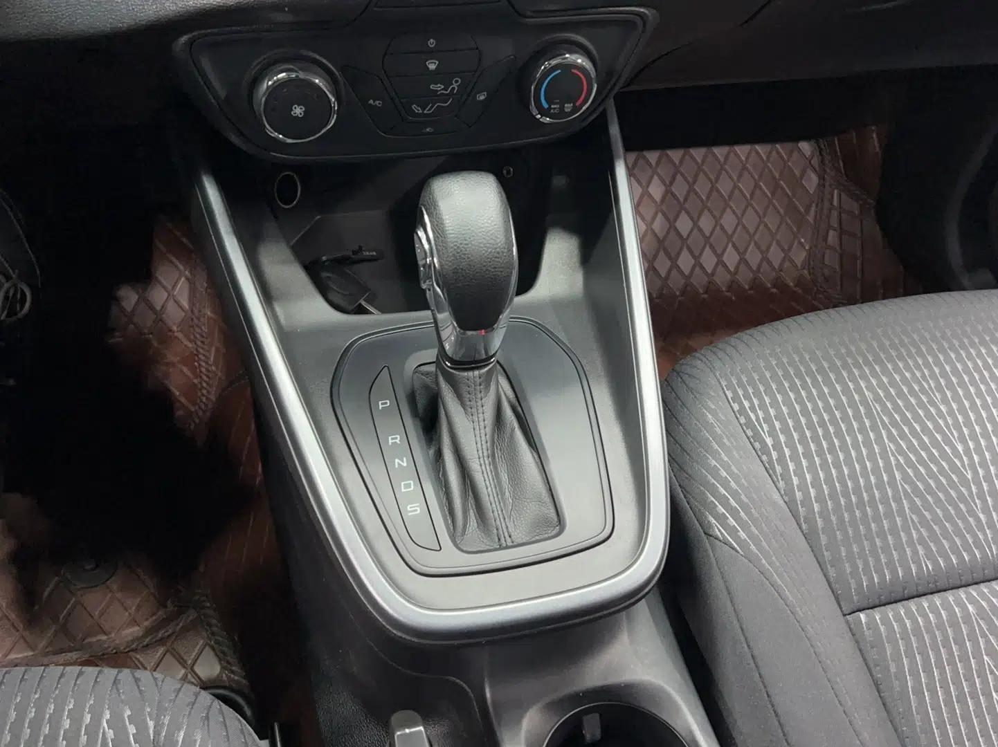 Ford Escort 2019 Revised 1.5L Automatic ZhiXiang Version (Tire Pressure Monitoring) China VI Standard — миниатюра 13
