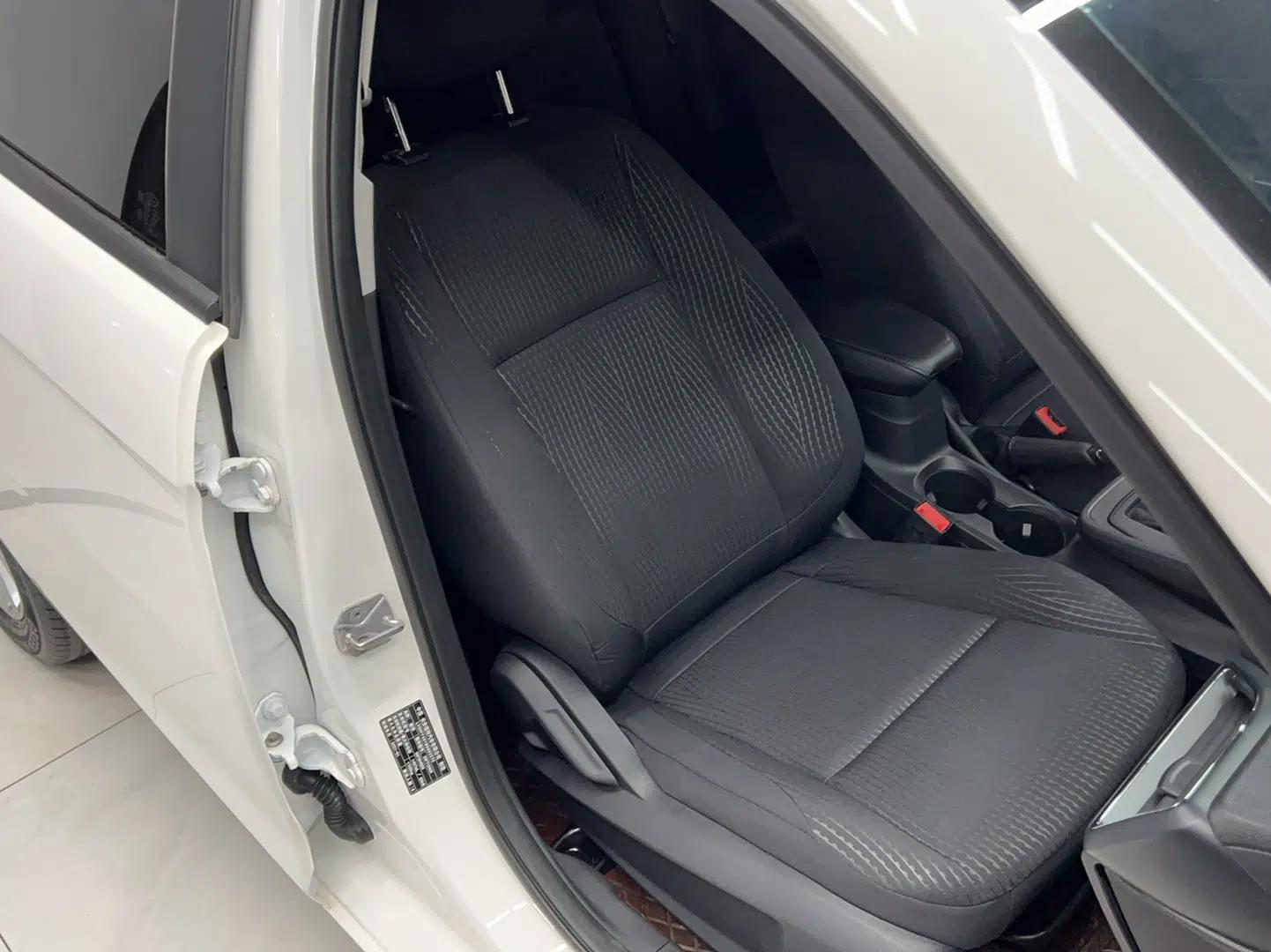 Ford Escort 2019 Revised 1.5L Automatic ZhiXiang Version (Tire Pressure Monitoring) China VI Standard — миниатюра 16