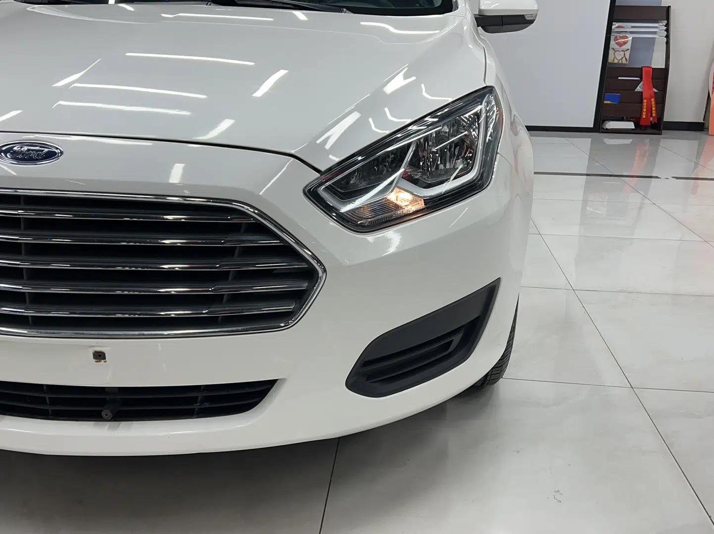 Ford Escort 2019 Revised 1.5L Automatic ZhiXiang Version (Tire Pressure Monitoring) China VI Standard — миниатюра 6