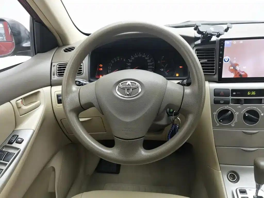 2011 Corolla 1.6L Automatic Deluxe Edition — миниатюра 11