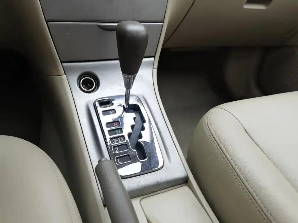 2011 Corolla 1.6L Automatic Deluxe Edition — миниатюра 13