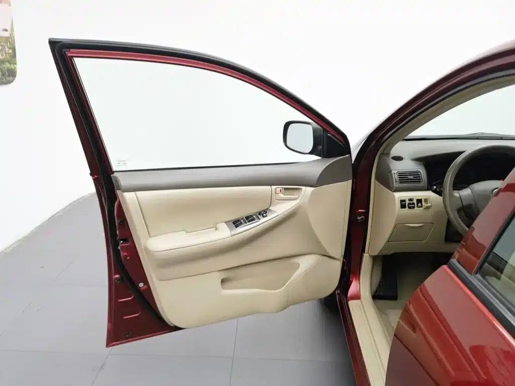 2011 Corolla 1.6L Automatic Deluxe Edition — миниатюра 8