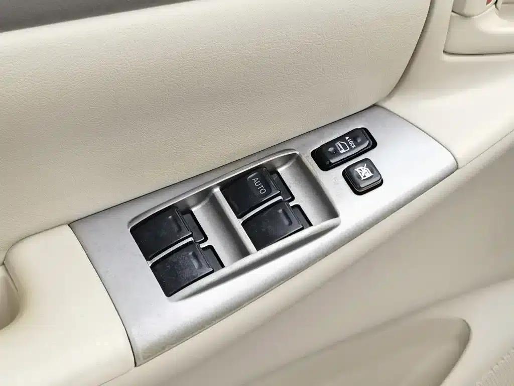 2011 Corolla 1.6L Automatic Deluxe Edition — миниатюра 9
