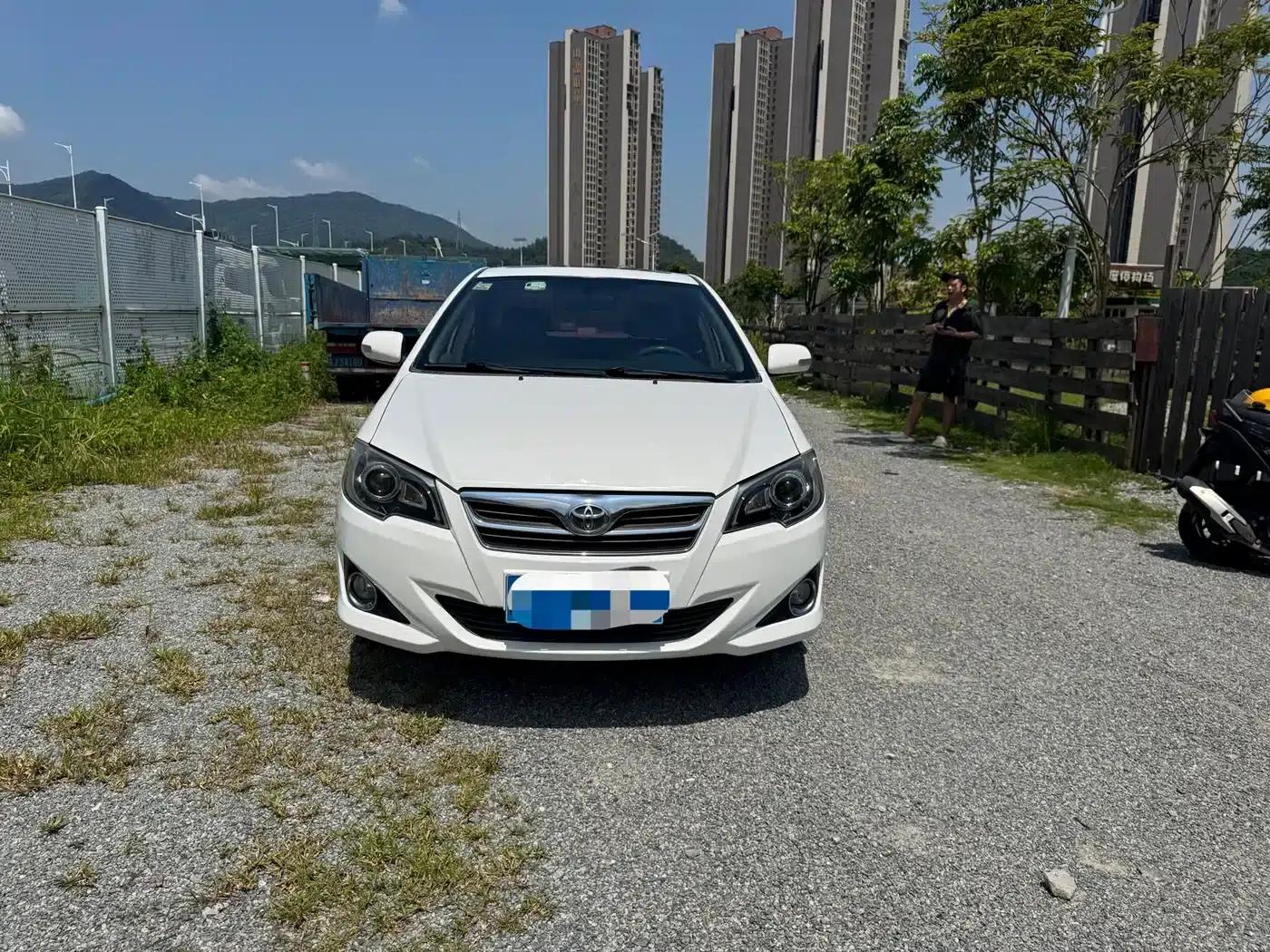 Corolla 2013 1.6L Automatic Premium Edition — миниатюра 2