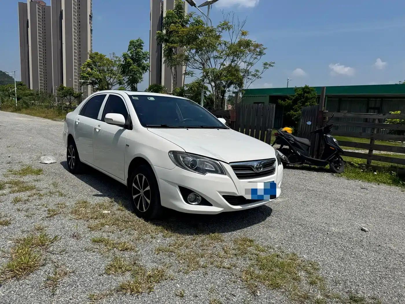 Corolla 2013 1.6L Automatic Premium Edition — миниатюра 3