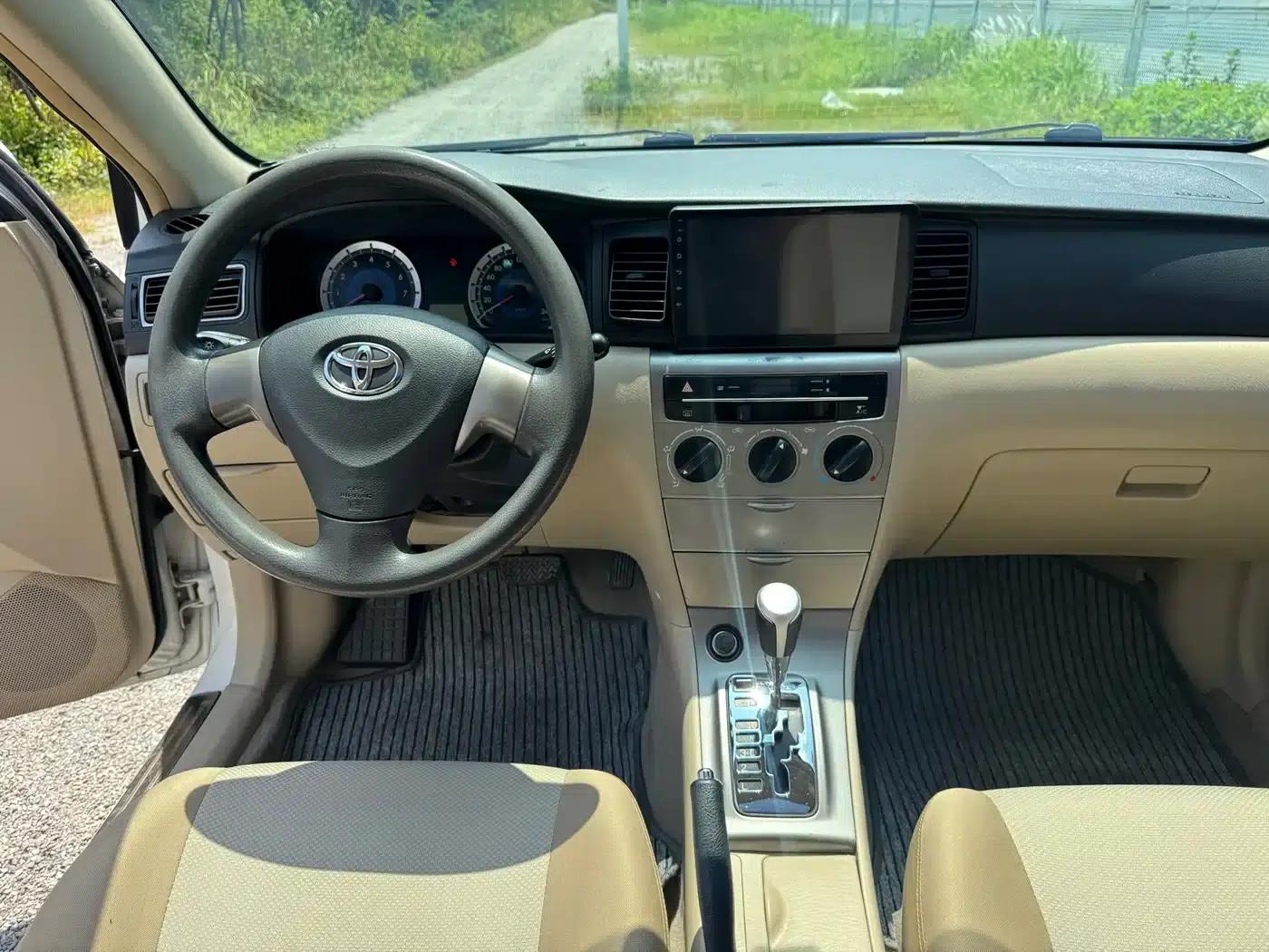 Corolla 2013 1.6L Automatic Premium Edition — миниатюра 9