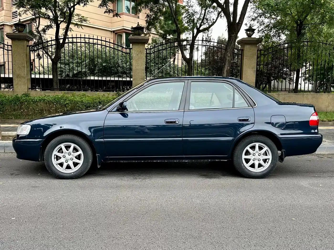 Corolla 1999 1.6L Automatic — миниатюра 3