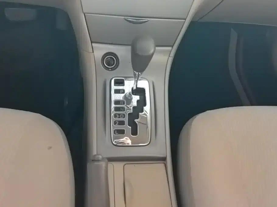 Corolla 2010 1.6L Automatic Classic Edition — миниатюра 16