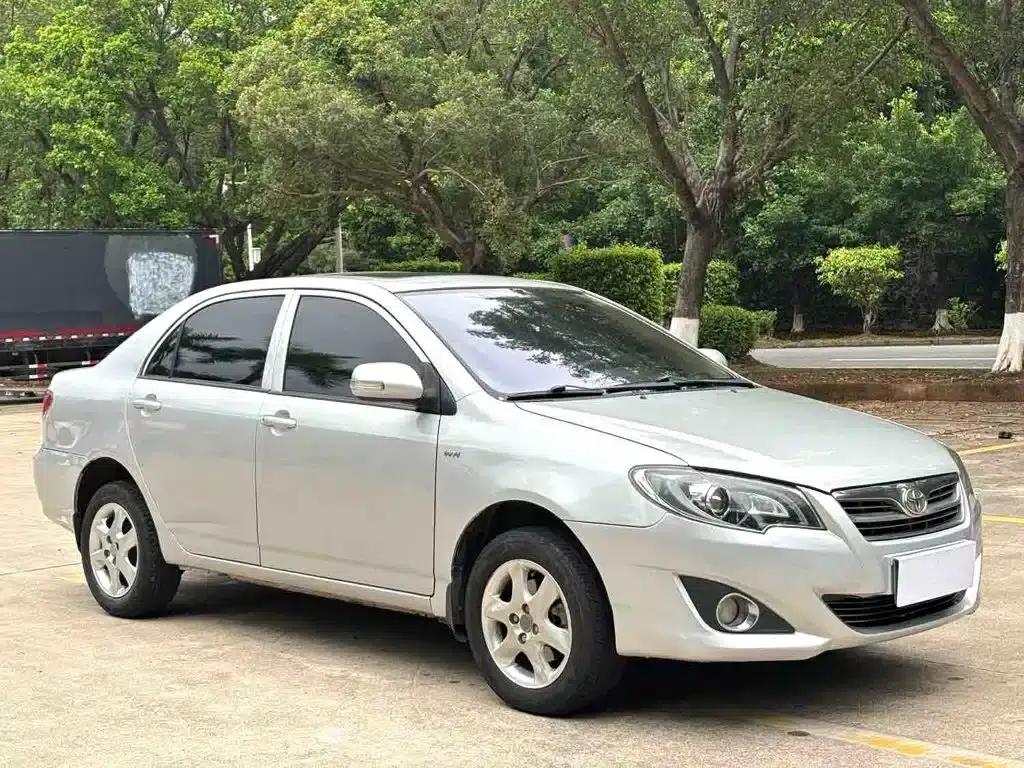 Corolla 2013 1.6L Automatic Premium Edition — миниатюра 3