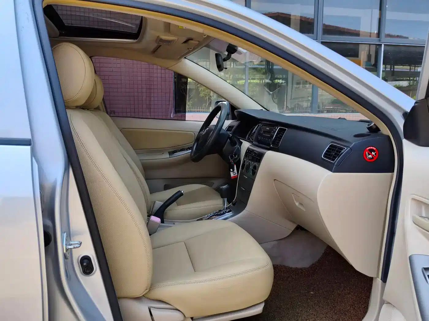 Corolla 2013 1.6L Automatic Premium Edition — миниатюра 11