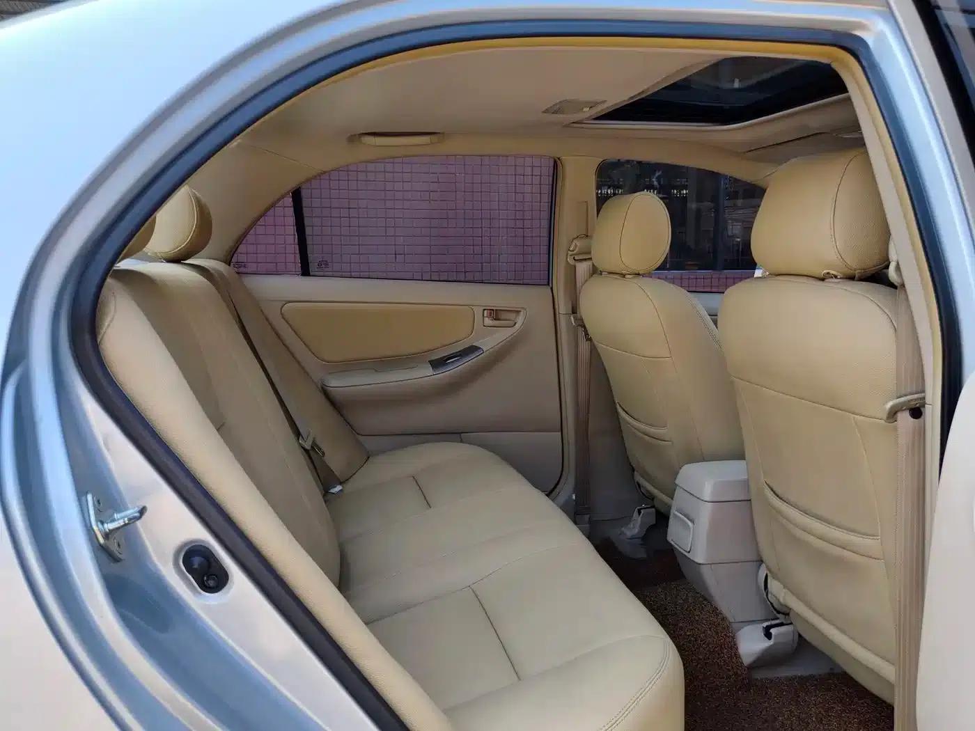 Corolla 2013 1.6L Automatic Premium Edition — миниатюра 12