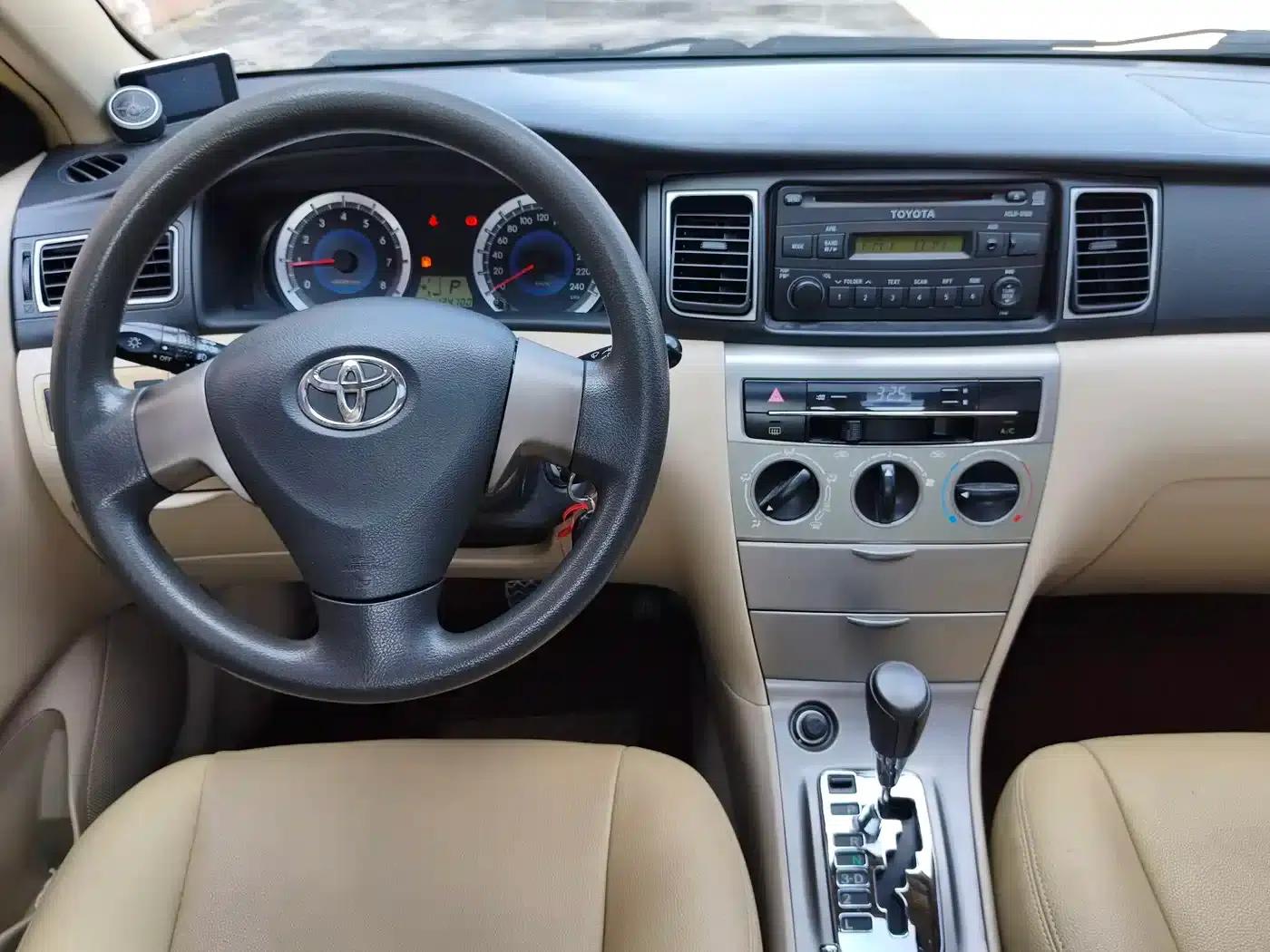 Corolla 2013 1.6L Automatic Premium Edition — миниатюра 14