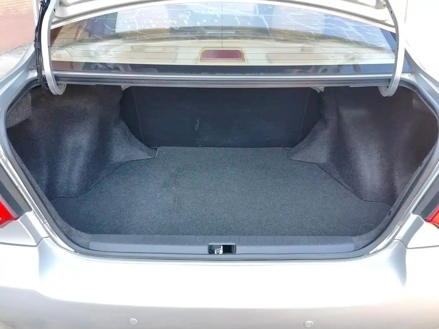 Corolla 2013 1.6L Automatic Premium Edition — миниатюра 21