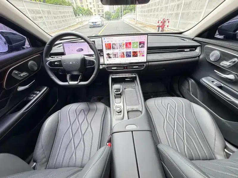 Chery Arrizo 8 PRO 2025 1.6T DCT Luxury Edition — миниатюра 14