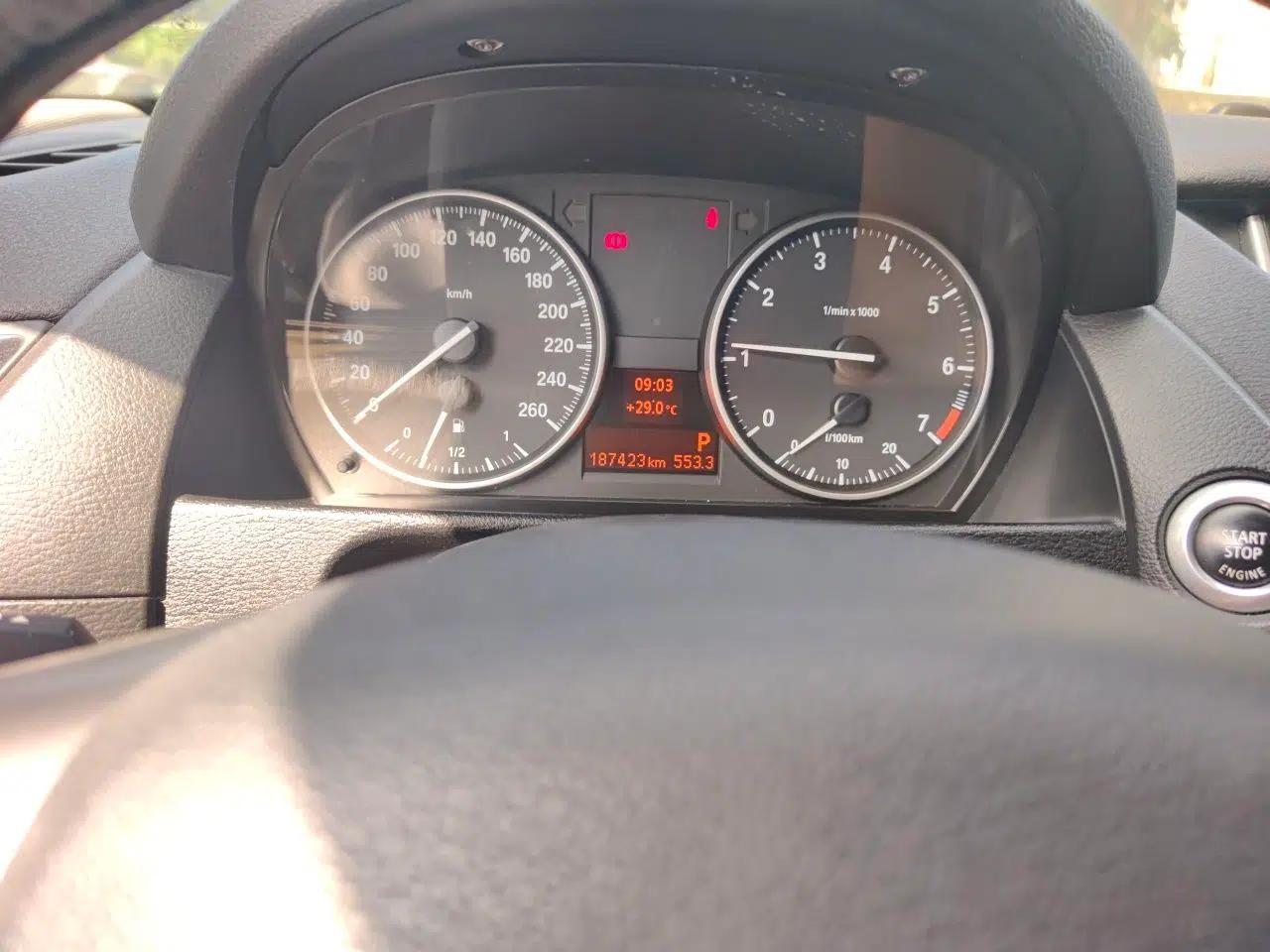 BMW X1 2014 sDrive18i Leading Model — миниатюра 12
