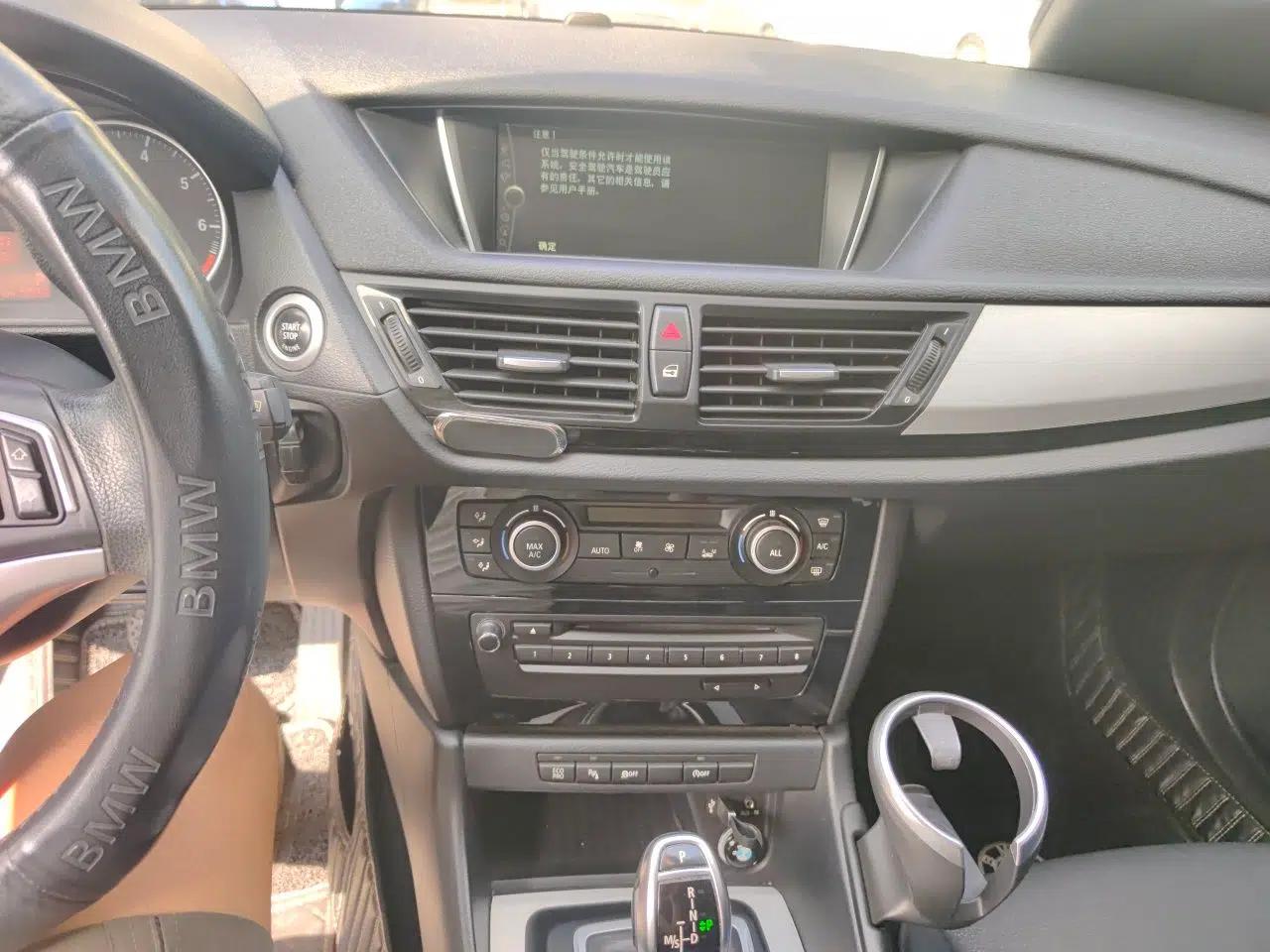 BMW X1 2014 sDrive18i Leading Model — миниатюра 13