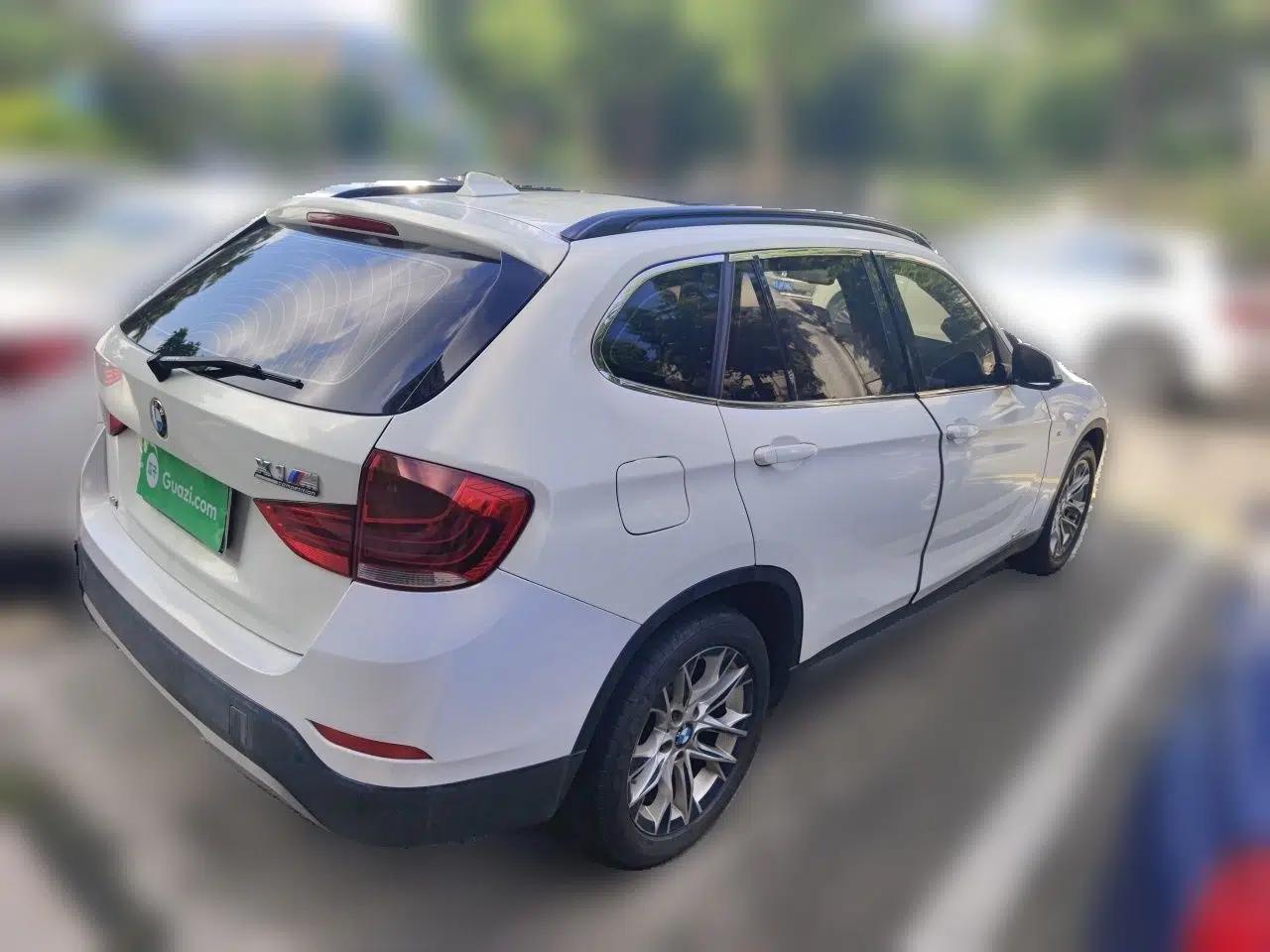 BMW X1 2014 sDrive18i Leading Model — миниатюра 6