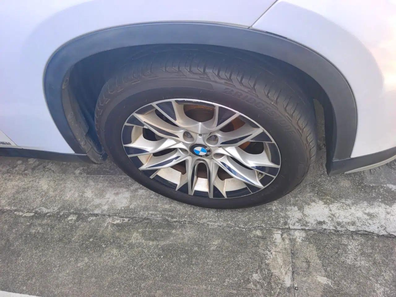 BMW X1 2014 sDrive18i Leading Model — миниатюра 8