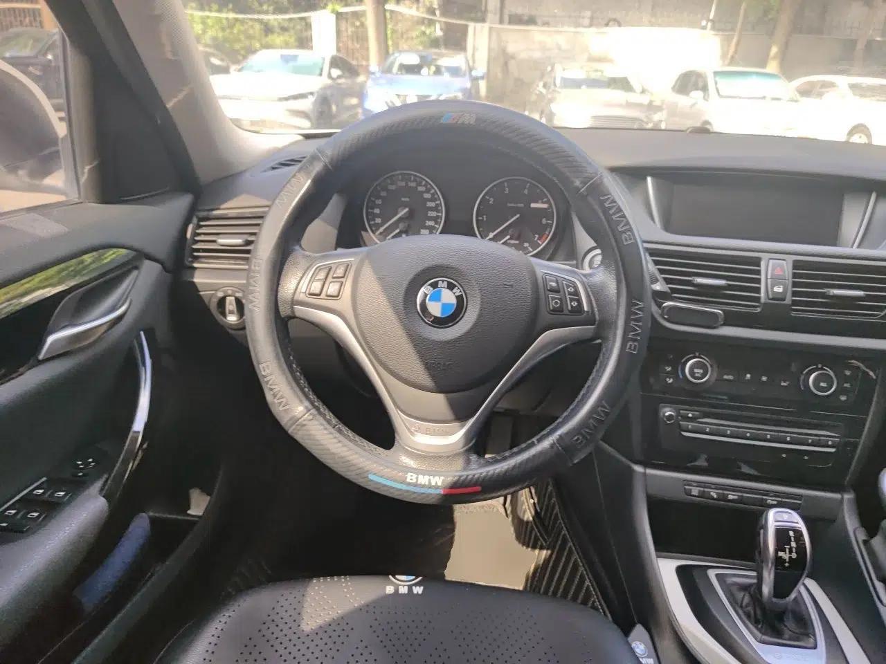 BMW X1 2014 sDrive18i Leading Model — миниатюра 10