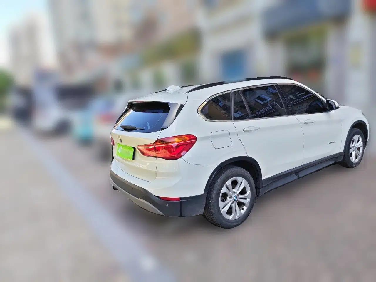BMW X1 2016 sDrive18Li Premium Edition — миниатюра 6