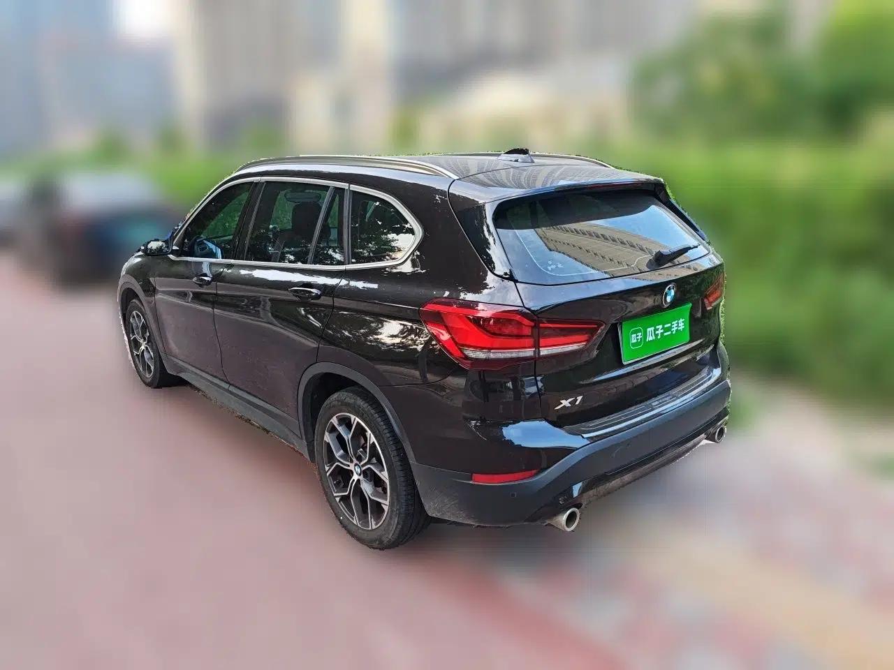 BMW X1 2020 sDrive25Li Leading Model — миниатюра 4