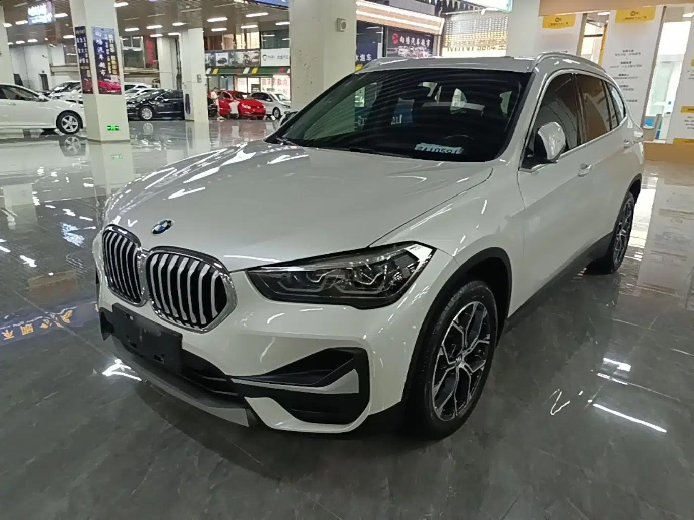BMW X1 2020 sDrive25Li Leading Model — миниатюра 1