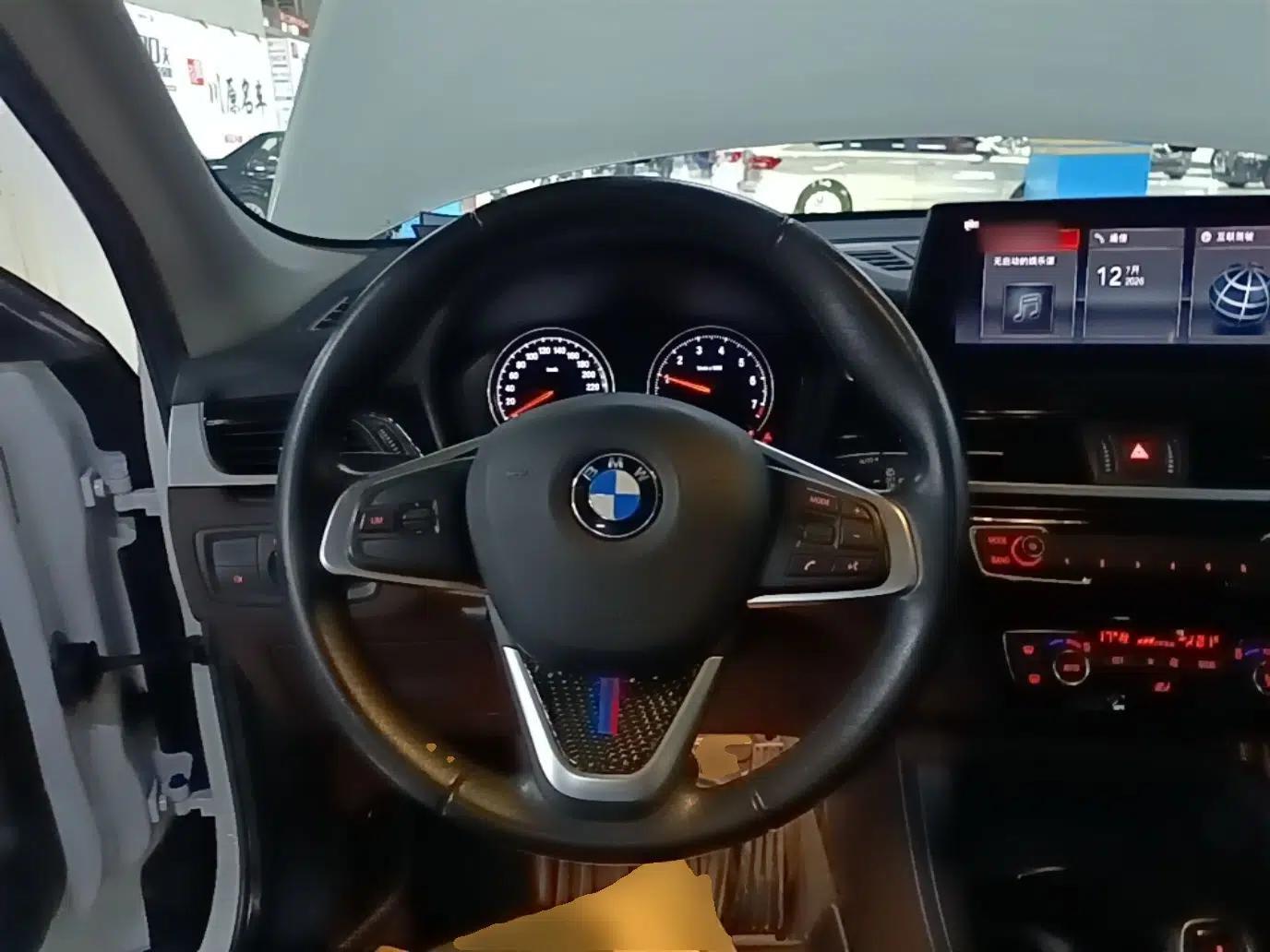 BMW X1 2020 sDrive25Li Leading Model — миниатюра 13