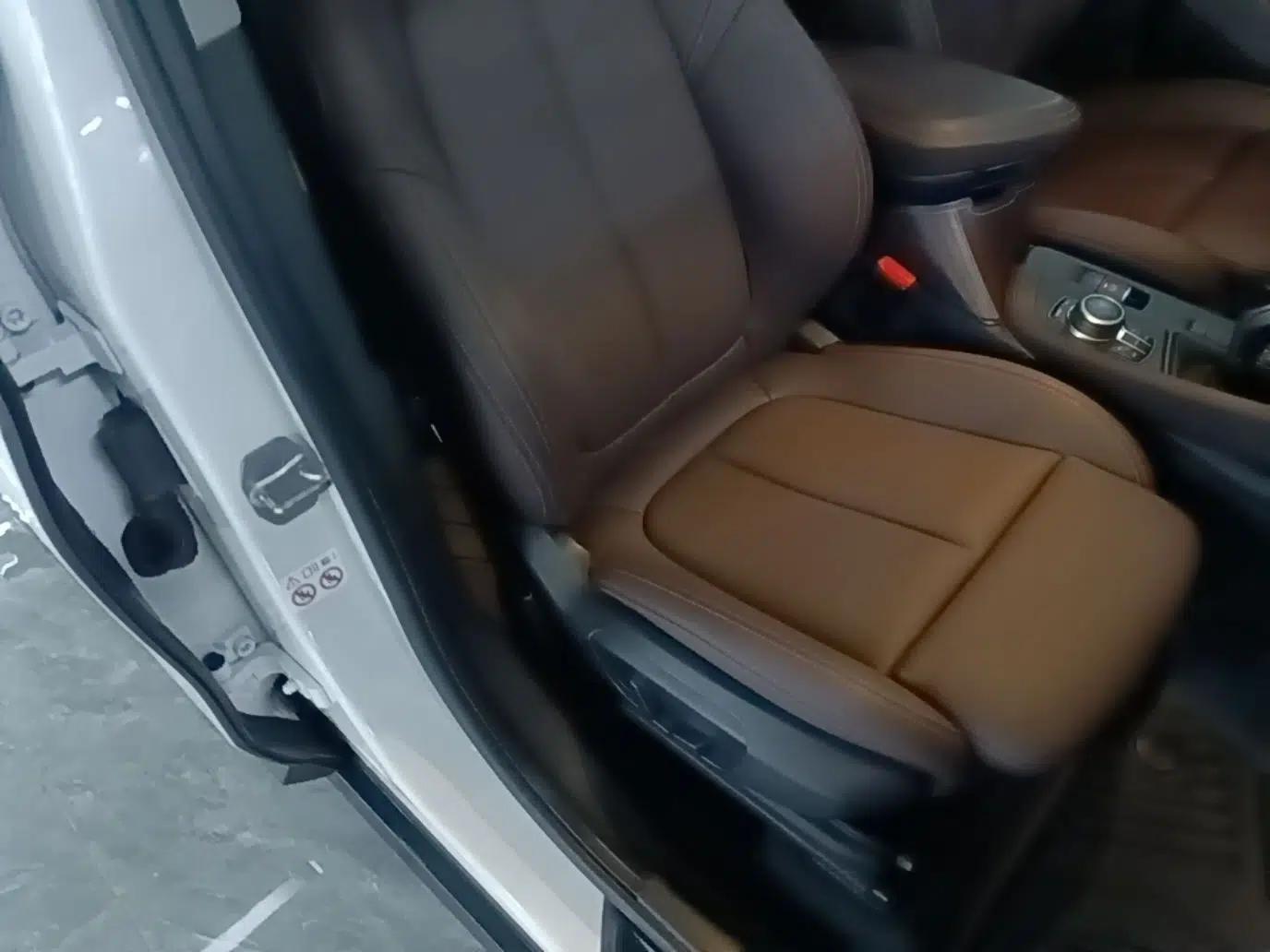 BMW X1 2020 sDrive25Li Leading Model — миниатюра 19