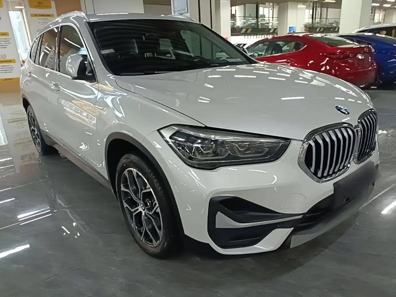 BMW X1 2020 sDrive25Li Leading Model — миниатюра 3