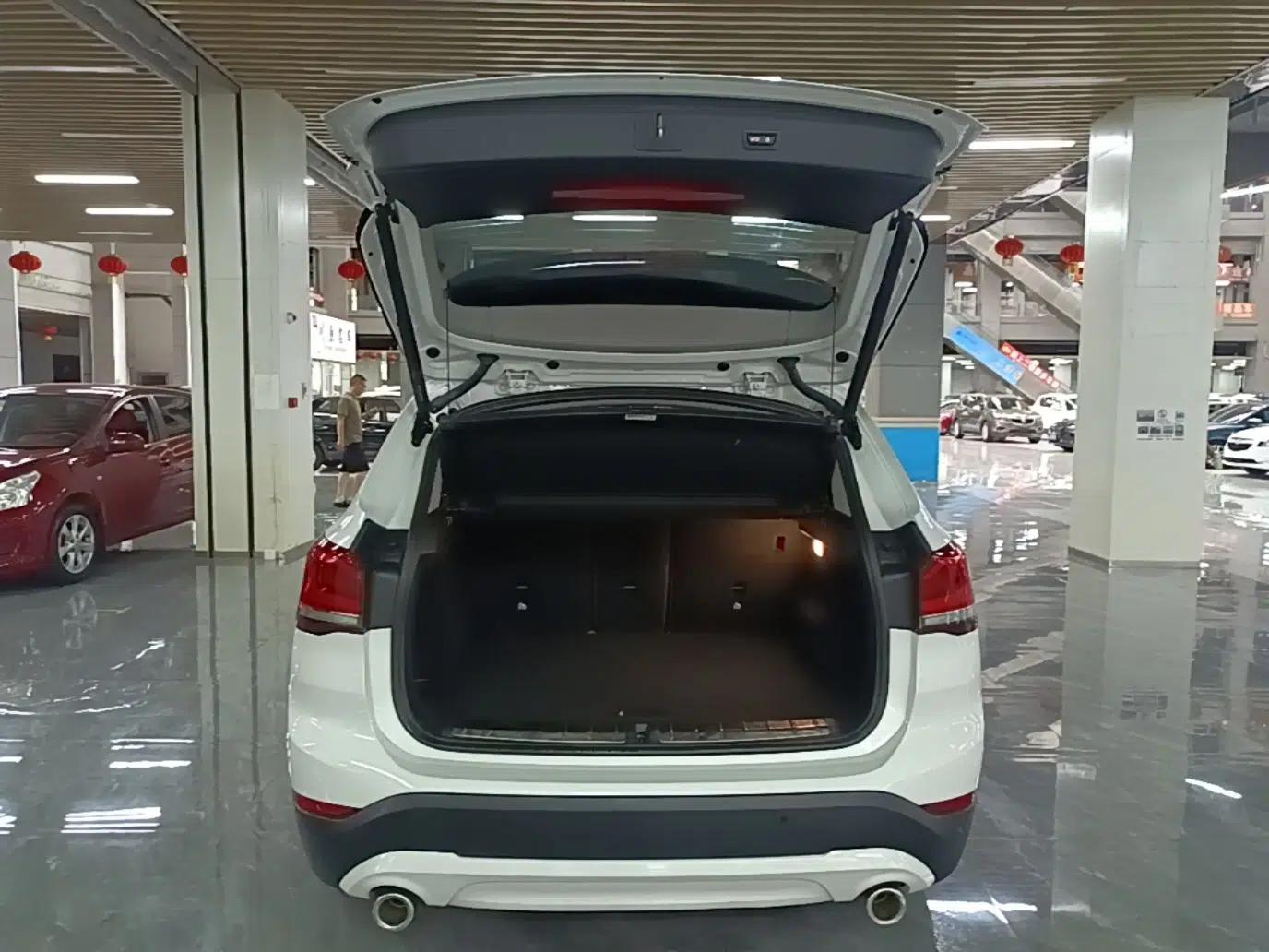 BMW X1 2020 sDrive25Li Leading Model — миниатюра 22