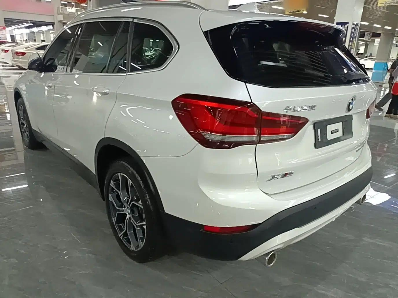 BMW X1 2020 sDrive25Li Leading Model — миниатюра 4