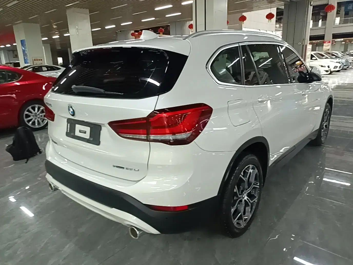 BMW X1 2020 sDrive25Li Leading Model — миниатюра 6