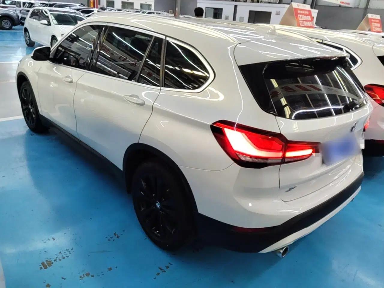 BMW X1 2021 sDrive20Li Fashion Model — миниатюра 4