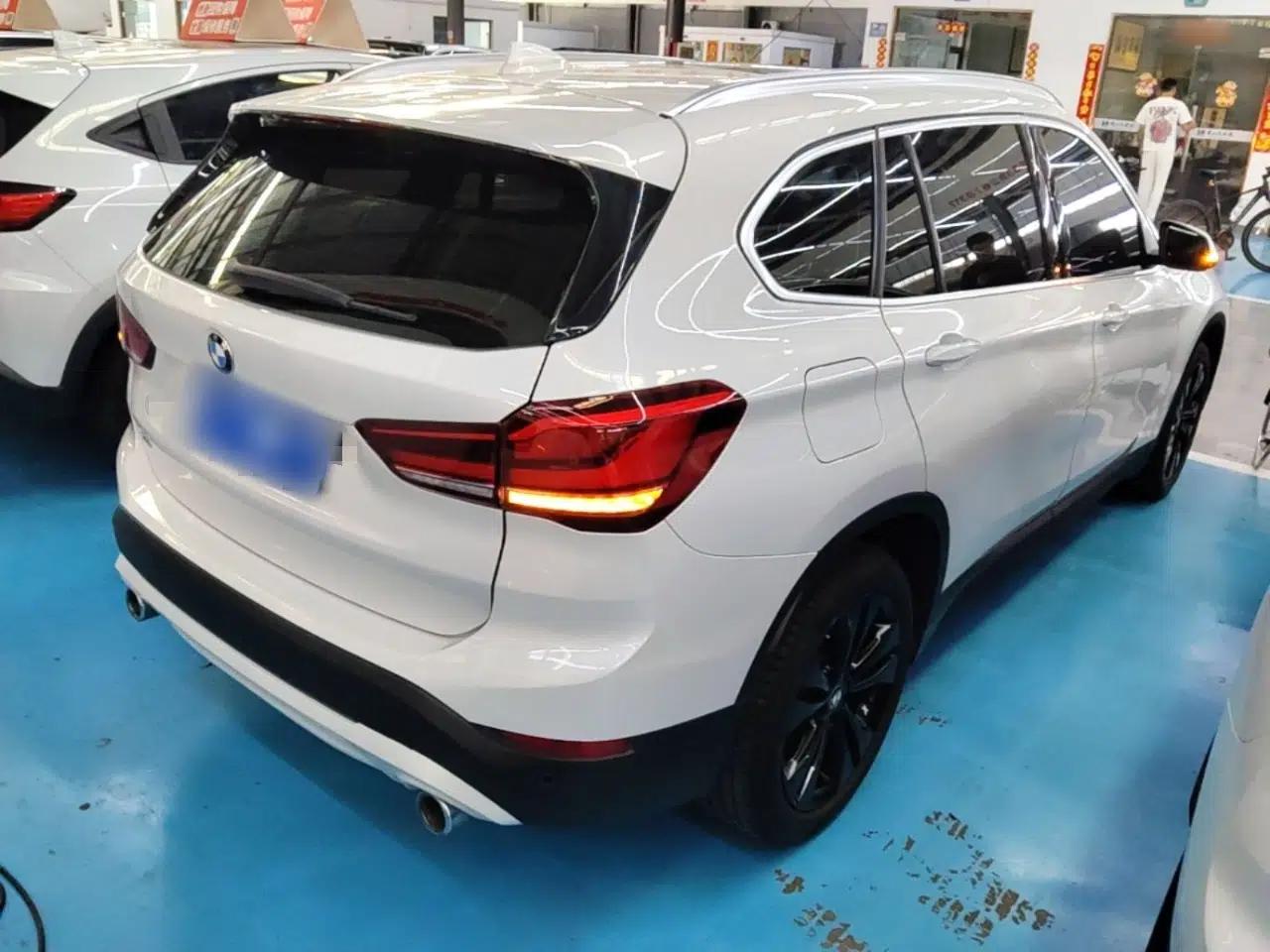 BMW X1 2021 sDrive20Li Fashion Model — миниатюра 6