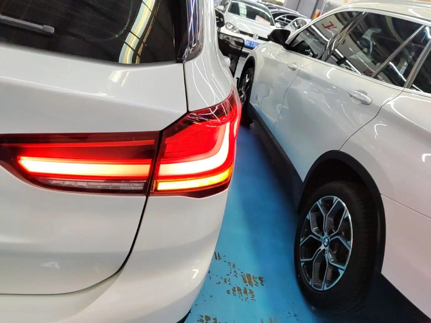 BMW X1 2021 sDrive20Li Fashion Model — миниатюра 9