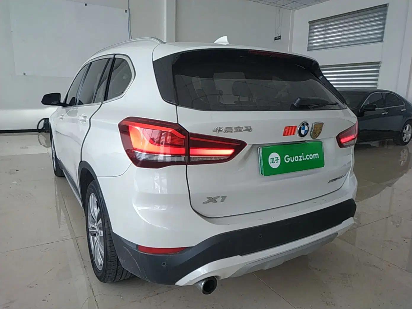 BMW X1 New Energy 2020 xDrive30Le Premium Edition — миниатюра 13