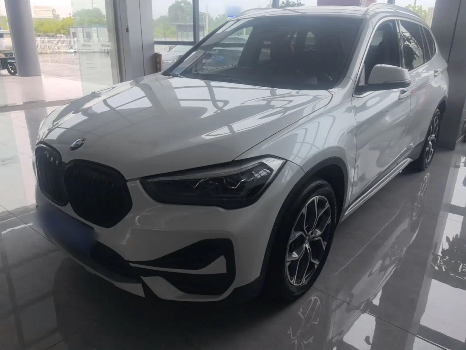 BMW X1 2021 sDrive25Li Leading Model — миниатюра 1