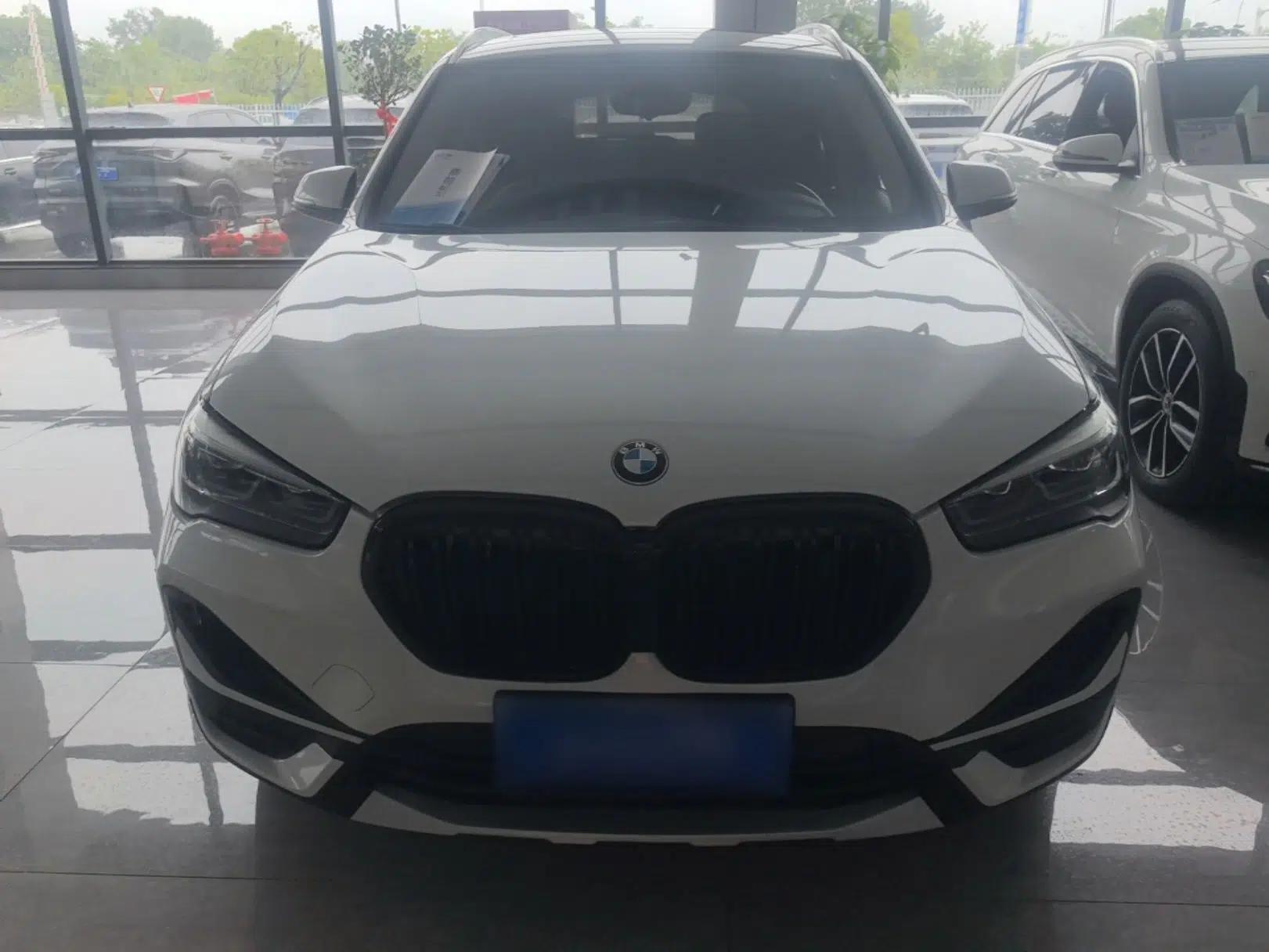BMW X1 2021 sDrive25Li Leading Model — миниатюра 2
